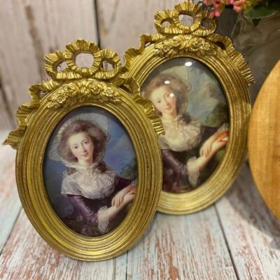 Oval Color Resin Photo Frame 1