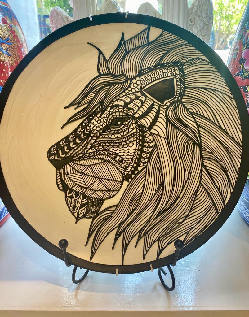 Lion design Handmade & Hand Painted Wall Plates Console Plates